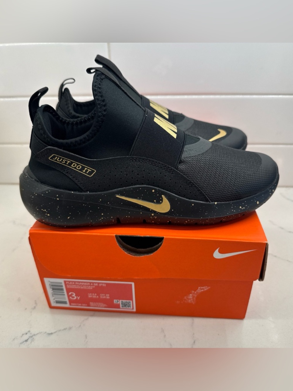 Nike Flex Runner 4 Black & Gold Slip-On Kids Sneakers Boys Athletic Shoes